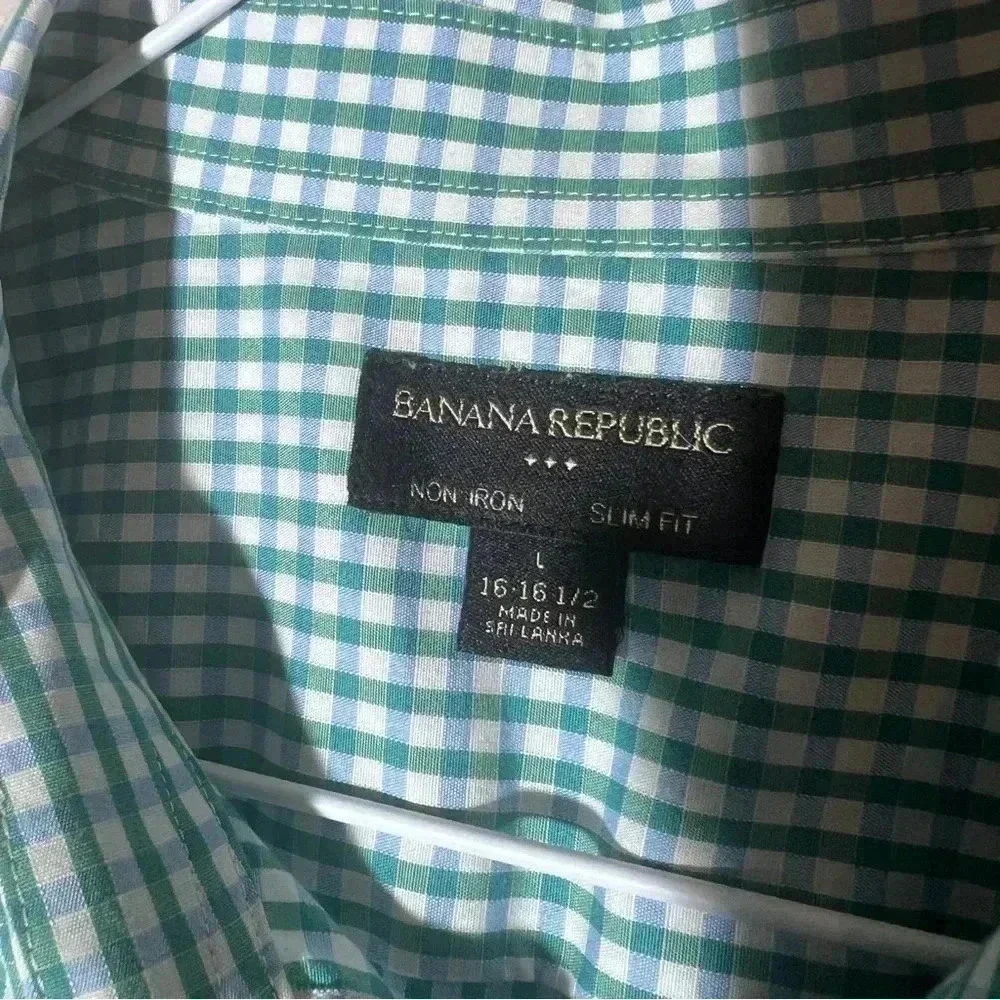 BANANA REPUBLIC mans slim fit long sleeves green and white plaid shirt 16-16-1/2